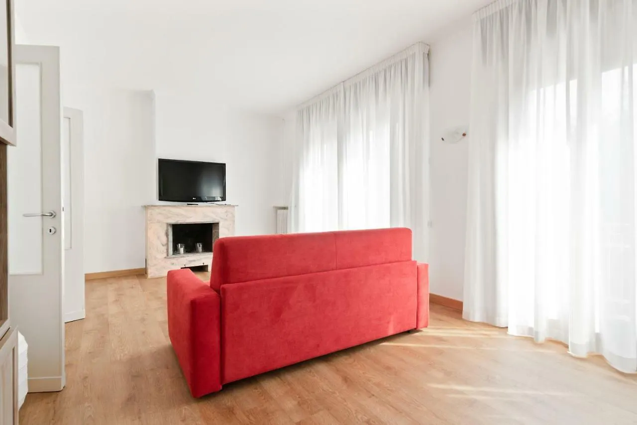 Santa Rita Roomy Apartments Πάδοβα 0*,