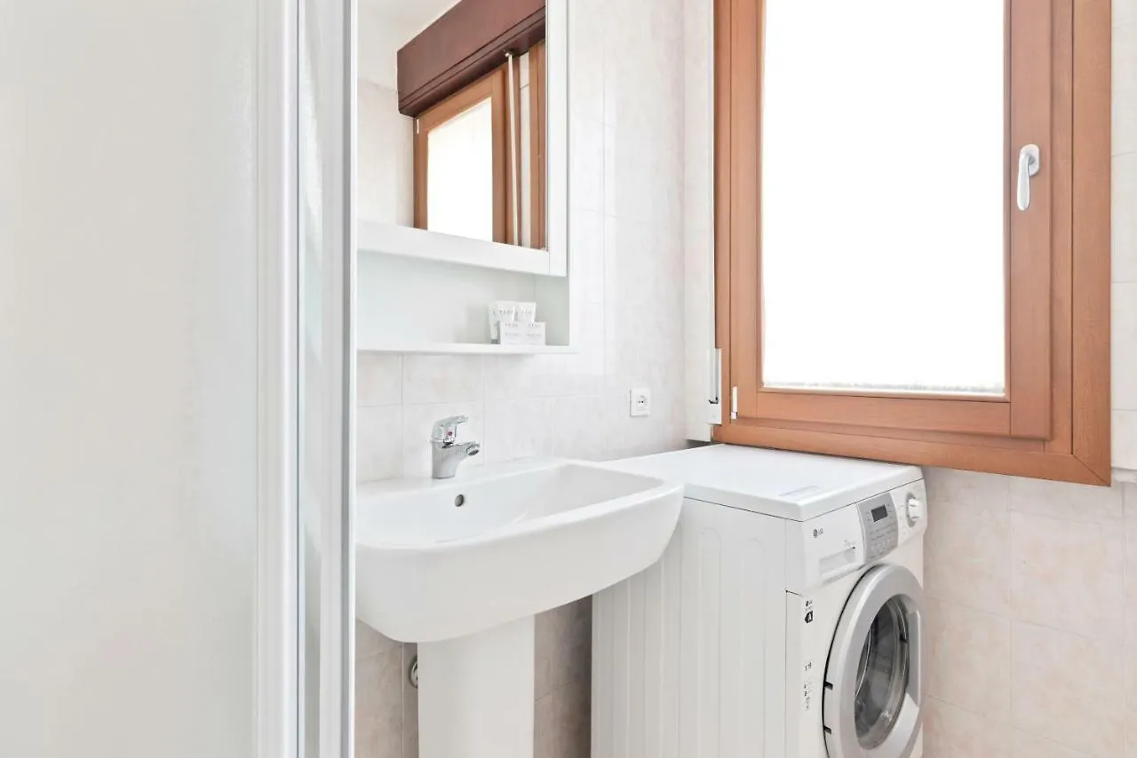 Santa Rita Roomy Apartments Padova Italy